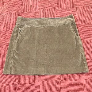 Corduroy dark Tan classic Skirt with zip back and front pockets W32
